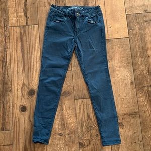 Blue American Eagle jean!